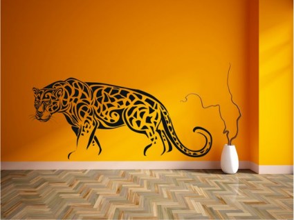 Samolepka na stěnu - Plížící se leopard